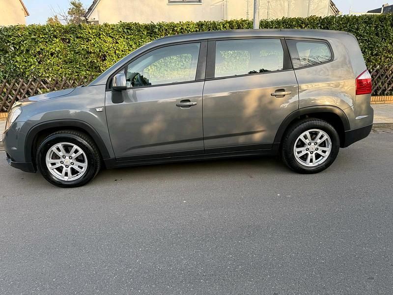 Gebraucht Chevrolet Orlando 163 PS (119 kW) 2012 Grau Van / Kleinbus