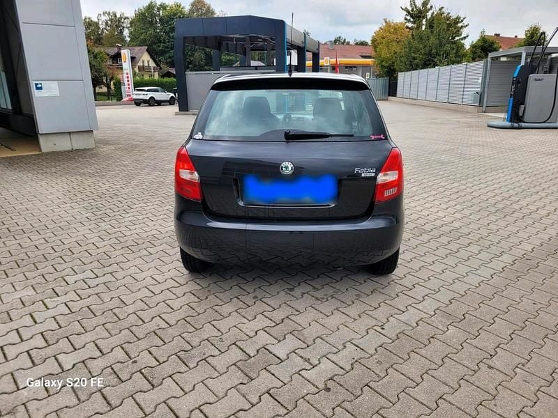 Gebraucht Skoda Fabia 69 PS (50 kW) 2010 Schwarz Limousine