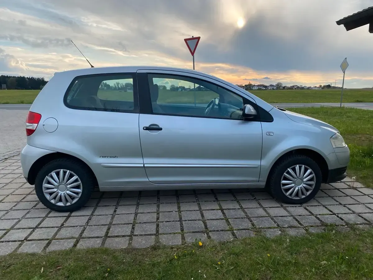 Second-hand VW Fox 75 CP (55 kW) 2009 Argintiu Hatchback