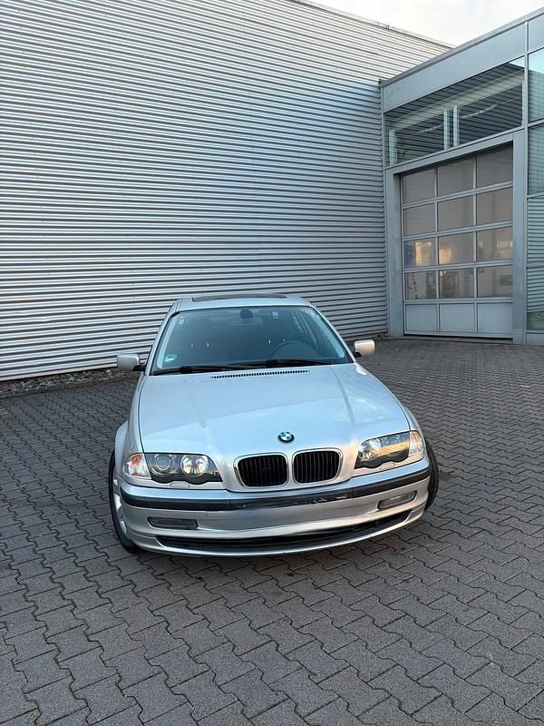Gebraucht BMW 323 170 PS (125 kW) 2000 Silber Limousine