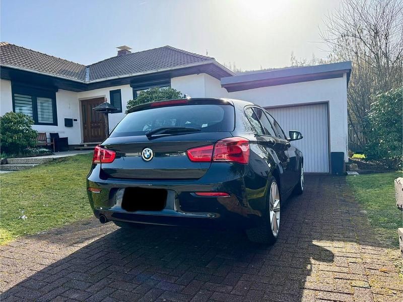 Gebraucht BMW 116 Advantage 109 PS (80 kW) 2018 Schwarz Kleinwagen
