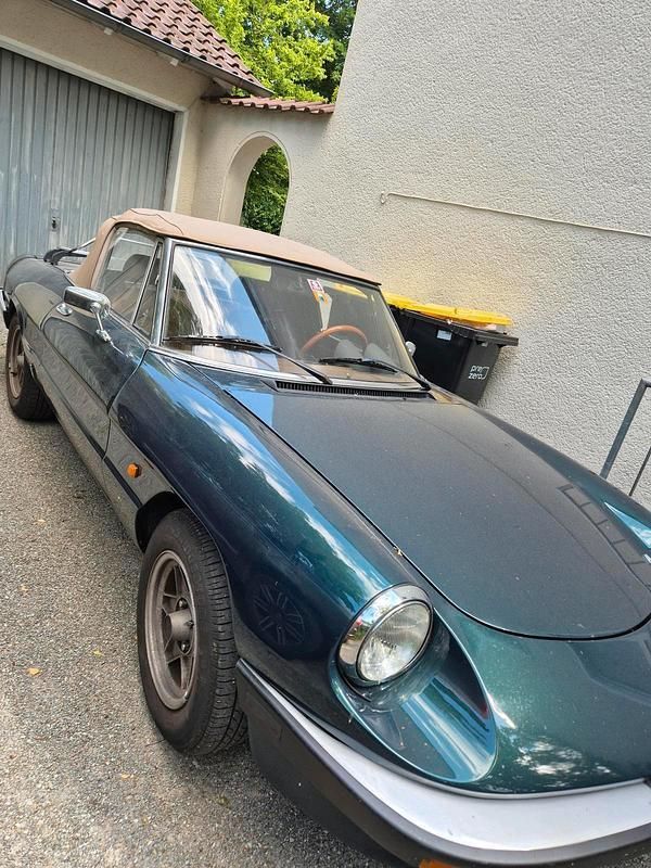 Grün Gebraucht 1984 Alfa Romeo Spider Cabrio | 10.500 € - Bild 1/4