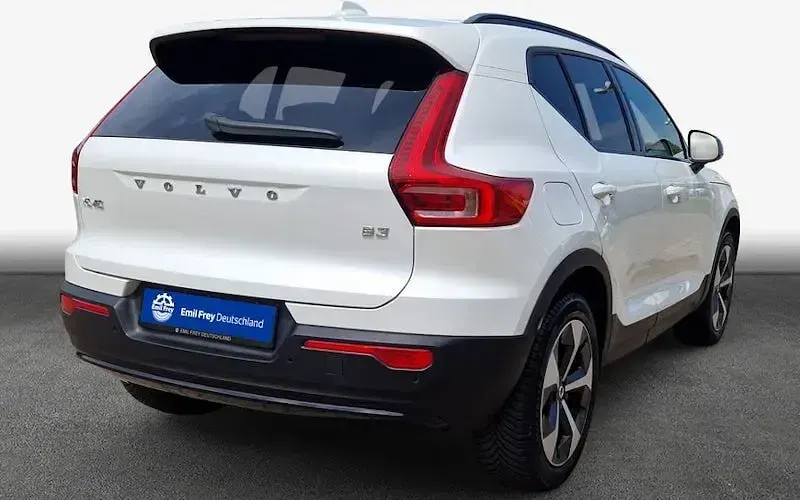 Gebraucht Volvo XC40 Plus 163 PS (119 kW) 2025 Weiß SUV