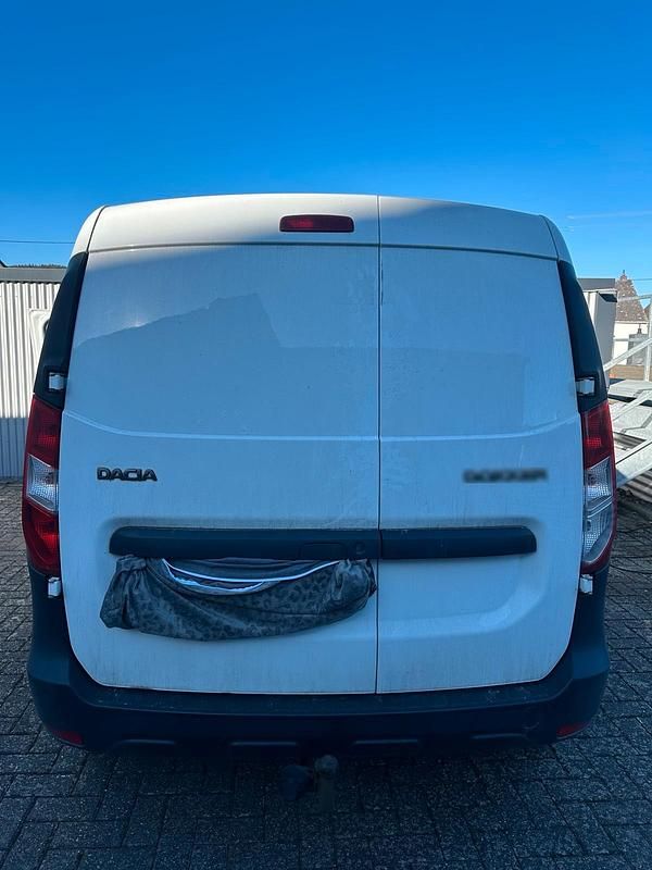 Gebraucht Dacia Dokker 95 PS (69 kW) 2018 Weiß Van / Kleinbus