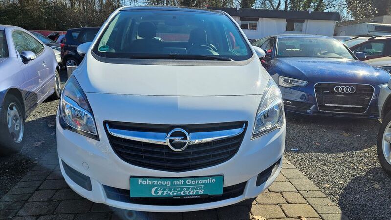 Weiß Gebraucht 2016 Opel Meriva Edition Van / Kleinbus | 8.800 € (Fairer Preis) - Bild 1/4