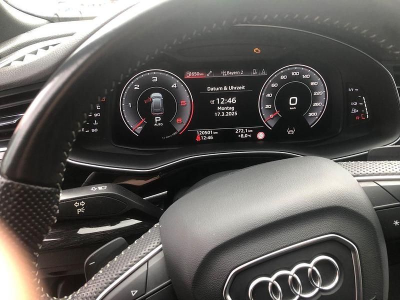 Blau Gebraucht 2018 Audi Q8 Ambiente SUV | 50.700 € (Etwas zu teuer) - Bild 1/4