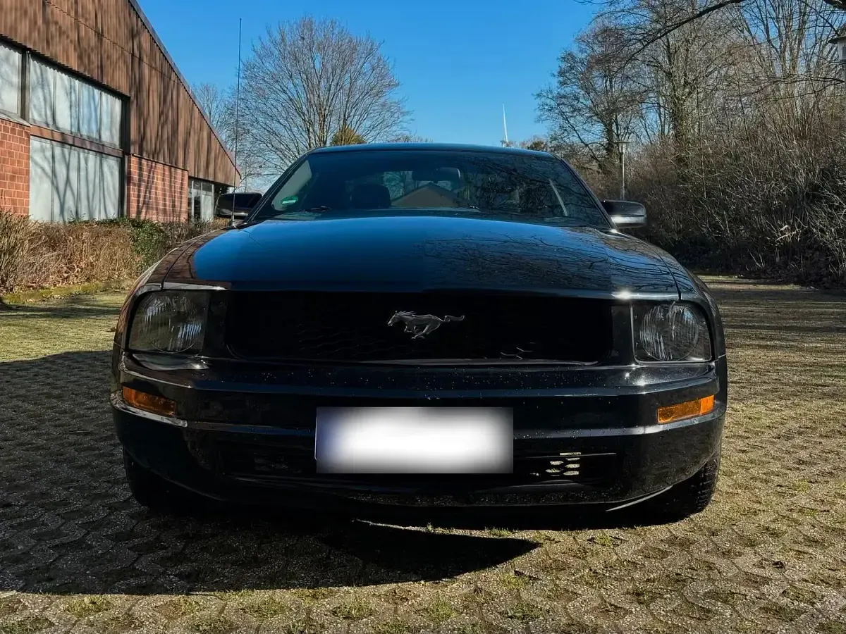 Second-hand Ford Mustang 218 CP (160 kW) 2006 Negru Coupe