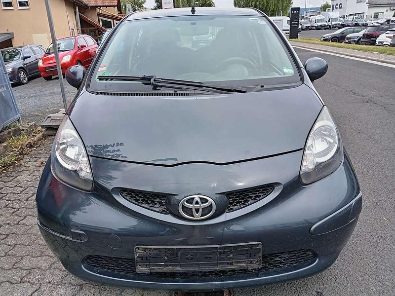 Grau Gebraucht 2008 Toyota Aygo City Kleinwagen | 950 € (Guter Preis) - Bild 1/4