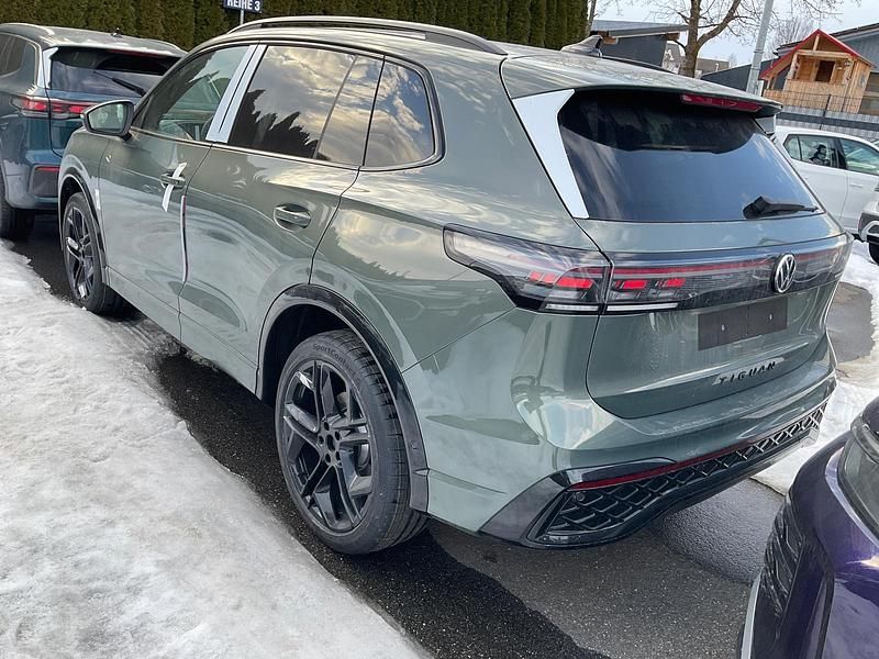 Neu VW Tiguan R-line 265 PS (194 kW) 2026 Cipressino grün metallic SUV