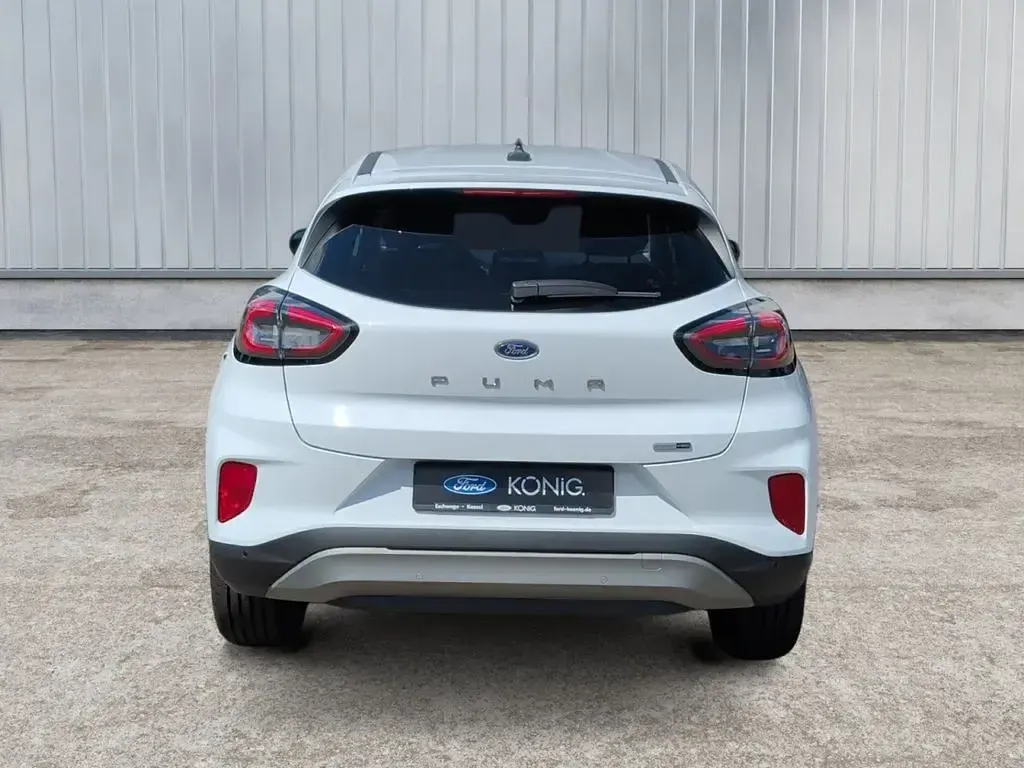 Gebraucht Ford Puma Titanium 125 PS (91 kW) 2022 Frozen white SUV