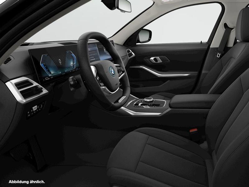 Gebraucht BMW 330e 292 PS (214 kW) 2025 Schwarz Kombi