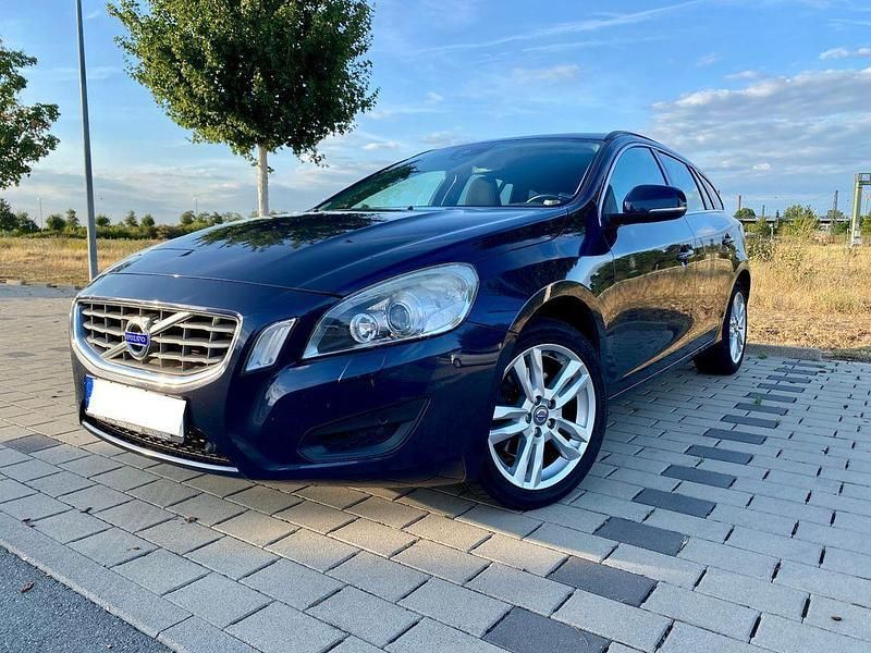 Blau Gebraucht 2012 Volvo V60 Kombi | 8.000 € (Fairer Preis) - Bild 1/4
