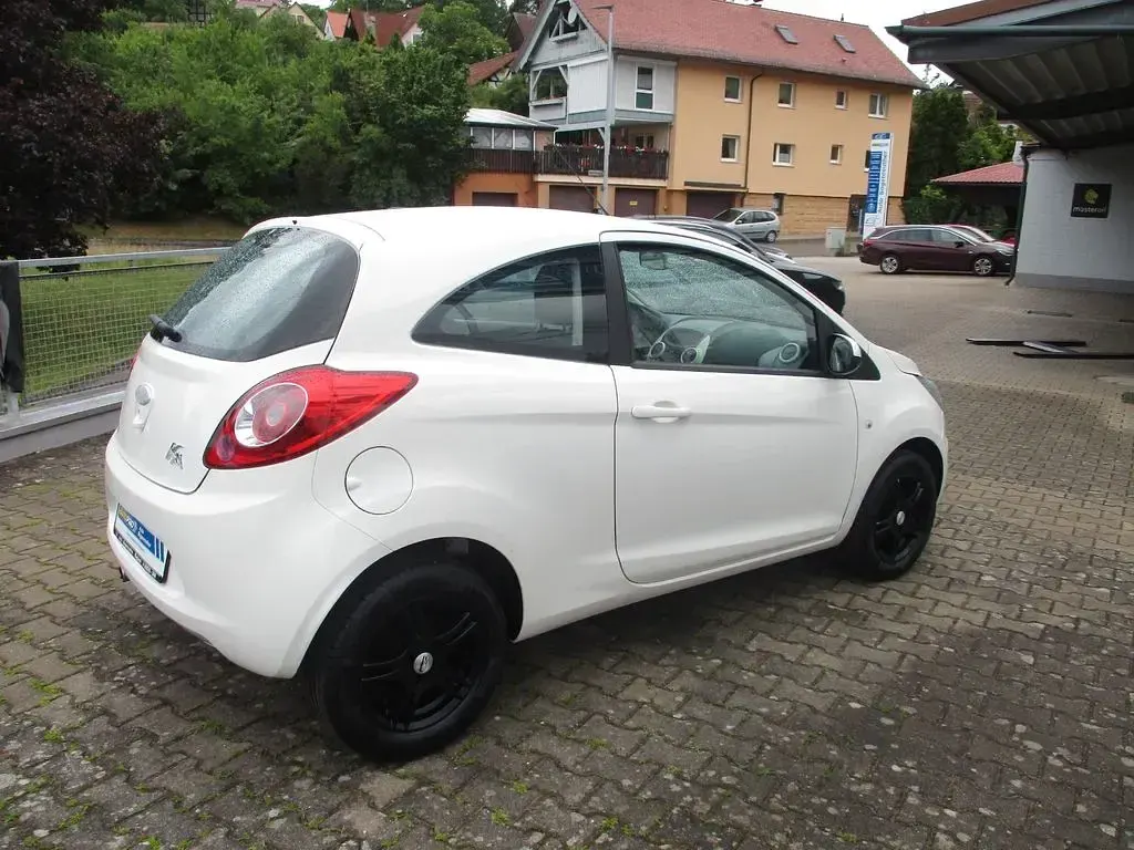 Gebraucht Ford Ka Champions Edition 69 PS (50 kW) 2013 Weiß Kleinwagen