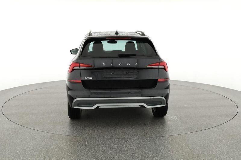 Black magic perleffekt Gebraucht 2024 Skoda Kamiq Style SUV | 24.475 € (Fairer Preis) - Bild 1/4