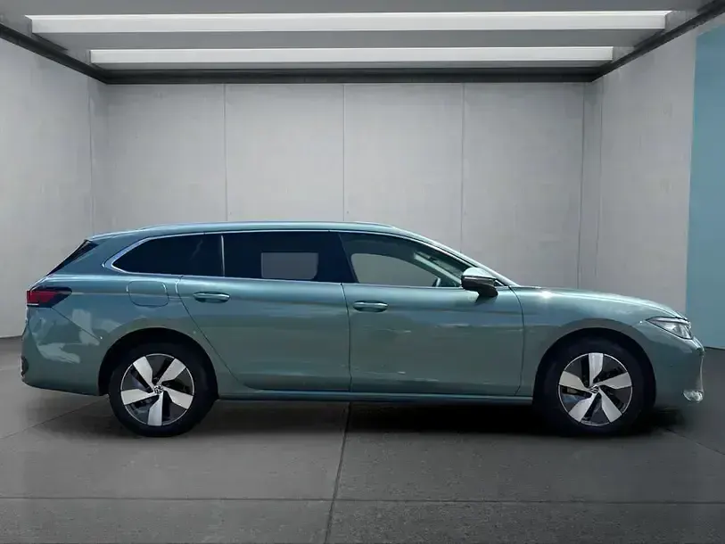 Gebraucht VW Passat 2025 Grün Kombi