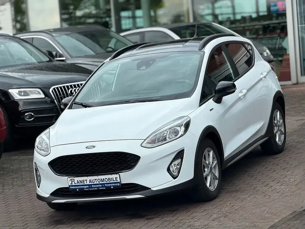 Gebraucht Ford Fiesta Active 101 PS (74 kW) 2018 Weiß Kleinwagen