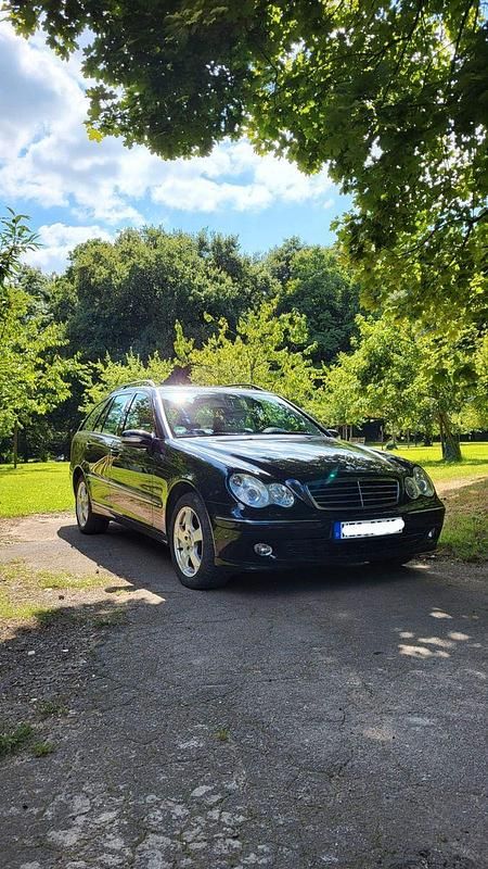 Schwarz Gebraucht 2007 Mercedes C200 Avantgarde Kombi | 3.250 € (Superpreis) - Bild 1/4