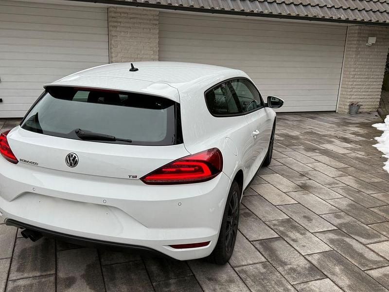 Gebraucht VW Scirocco 125 PS (91 kW) 2014 Weiß Coupé