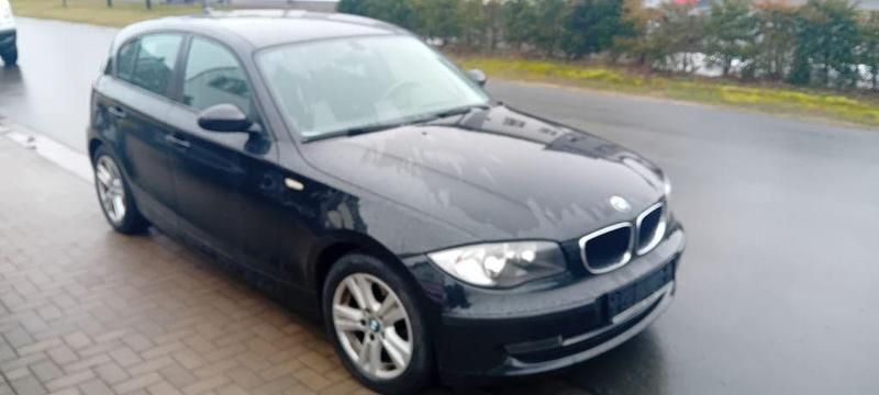 Gebraucht BMW 116 122 PS (89 kW) 2009 Schwarz Kleinwagen