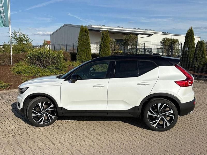 Second-hand Volvo XC40 R-Design 190 CP (139 kW) 2019 Alb SUV