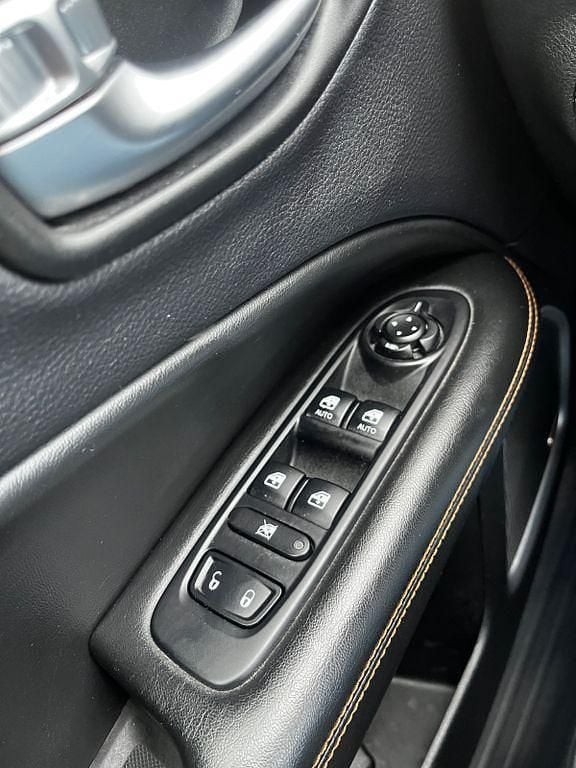 Gebraucht Jeep Compass Limited 170 PS (125 kW) 2018 Schwarz SUV