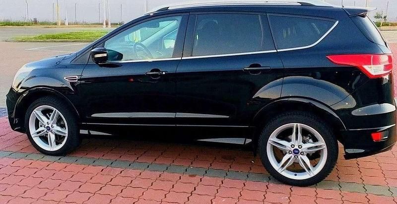 Gebraucht Ford Kuga 179 PS (131 kW) 2016 Schwarz SUV