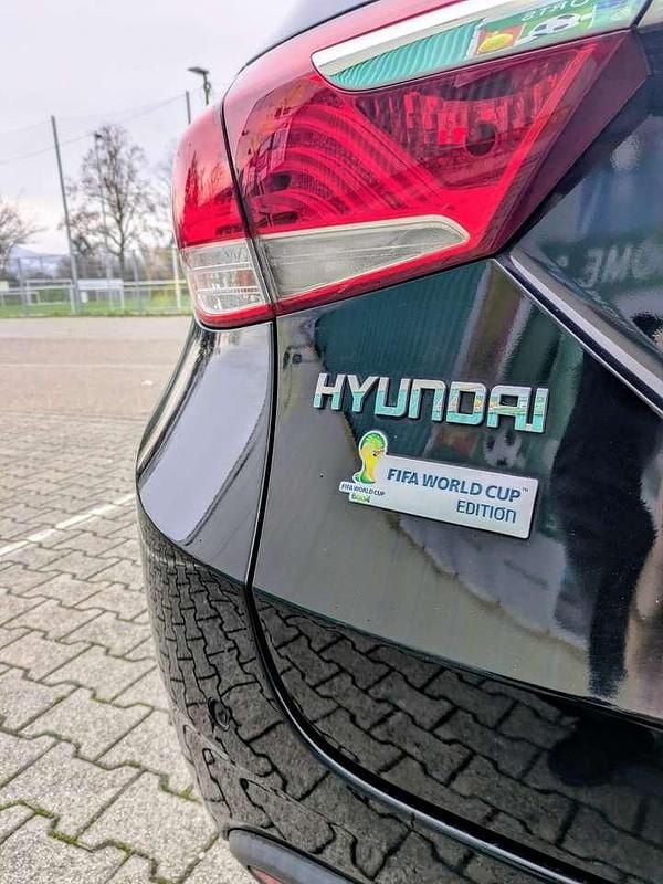 Schwarz Gebraucht 2014 Hyundai i40 Edition Kombi | 8.450 € (Fairer Preis) - Bild 1/4