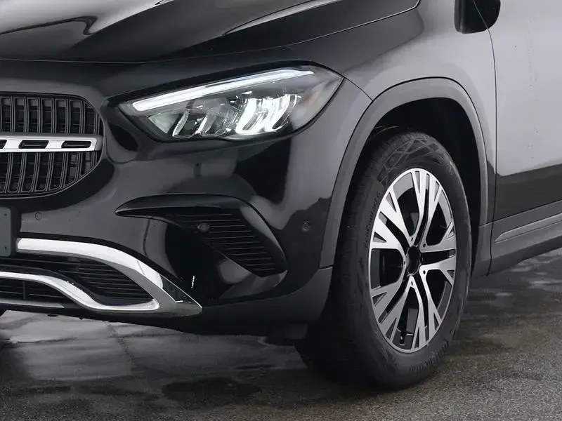 Gebraucht Mercedes GLA180 Progressive 116 PS (85 kW) 2025 Schwarz SUV