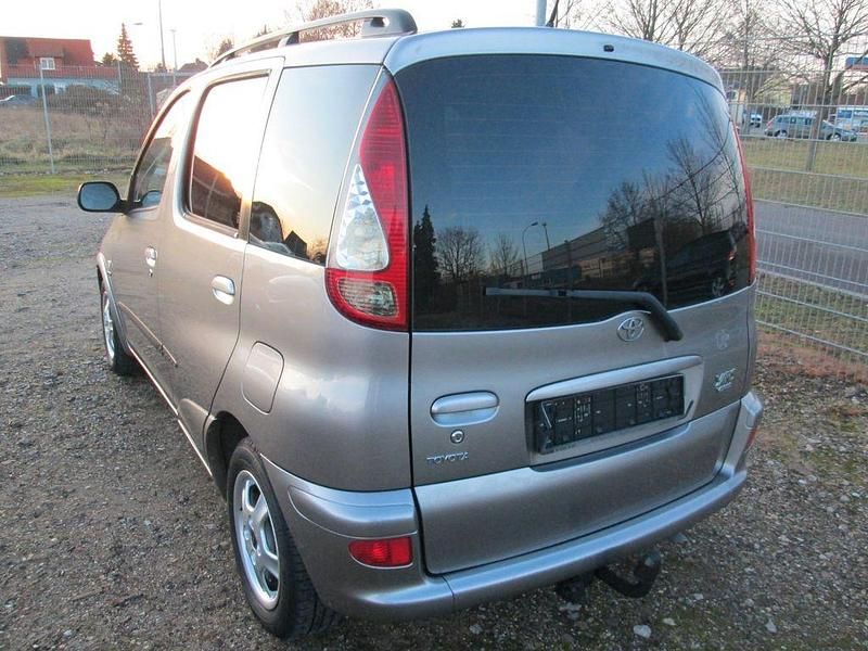 Gebraucht Toyota Yaris Sol 84 PS (61 kW) 2004 Grau Kombi