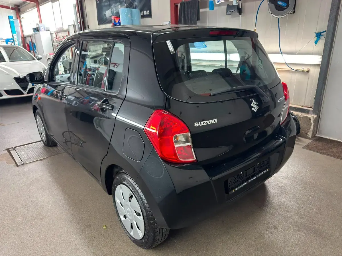 Gebraucht Suzuki Celerio Club 68 PS (50 kW) 2020 Schwarz Kleinwagen