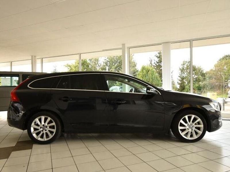 Gebraucht Volvo V60 Summum 114 PS (83 kW) 2015 Schwarz Kombi