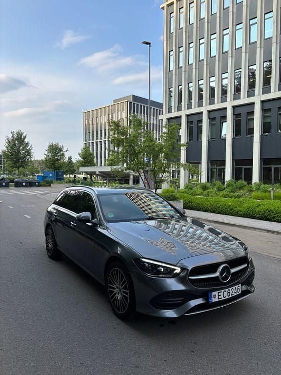 Grau Gebraucht 2023 Mercedes C300e Limousine | 25.000 € - Bild 1/4