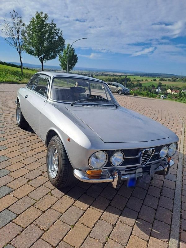Gebraucht Alfa Romeo 1750 115 PS (84 kW) 1971 Silber Limousine