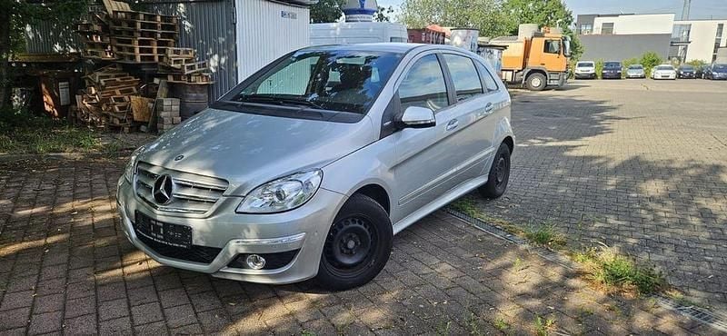 Silber Gebraucht 2009 Mercedes B170 Van / Kleinbus | 4.490 € (Superpreis) - Bild 1/4