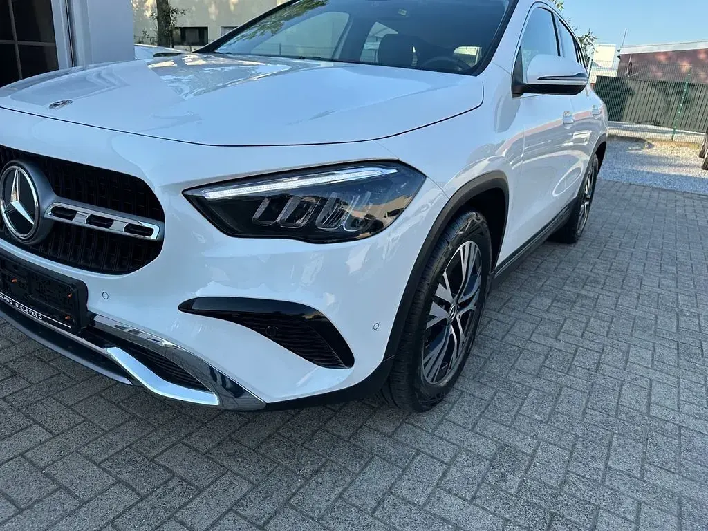 Gebraucht Mercedes GLA180 Progressive 136 PS (100 kW) 2025 Weiß SUV