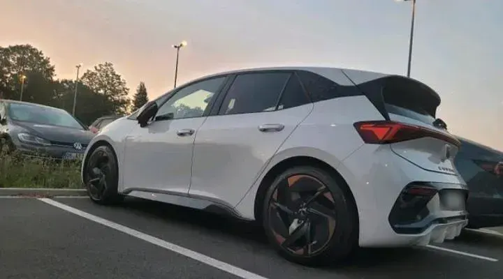 Gebraucht Cupra Born 169 kW (231 PS) 2023 Weiß Kleinwagen