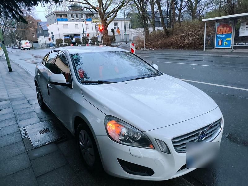 Gebraucht Volvo S60 150 PS (110 kW) 2012 Weiß Limousine