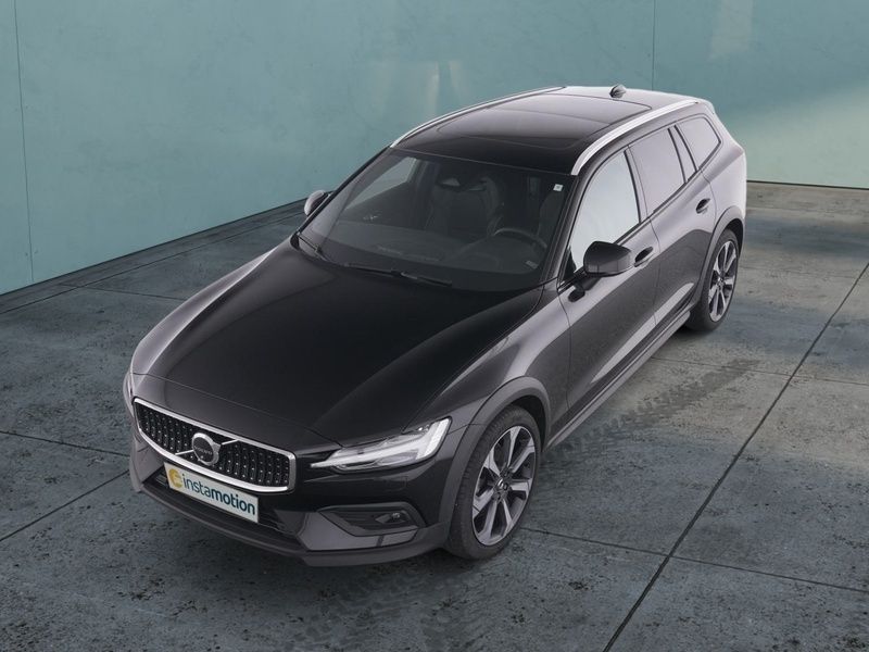 Gebraucht Volvo V60 CC Plus 197 PS (144 kW) 2023 Schwarz Kombi