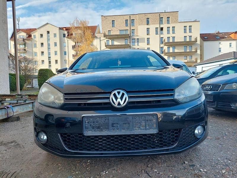 Gebraucht VW Golf VI Team 105 PS (77 kW) 2010 Schwarz Kleinwagen