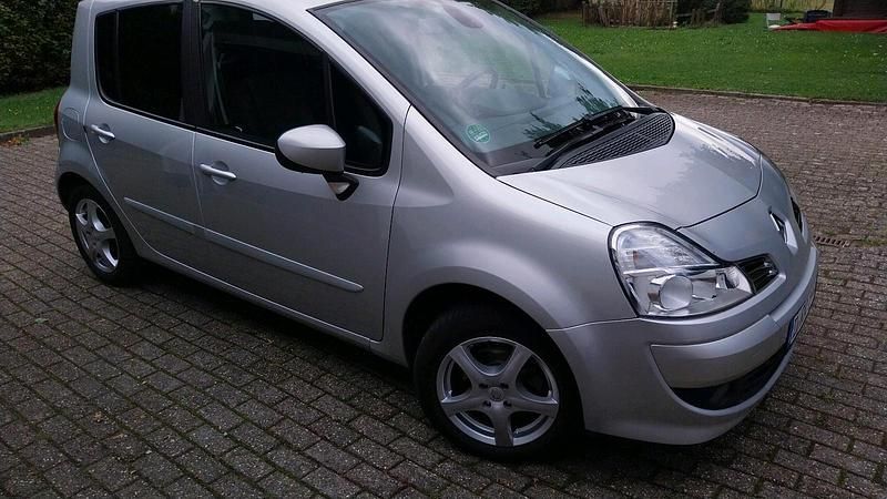 Gebraucht Renault Modus 110 PS (80 kW) 2008 Silber Van / Kleinbus