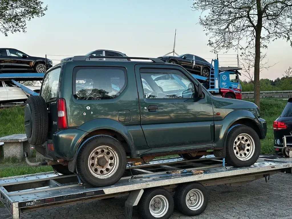 Second-hand Suzuki Jimny 82 CP (60 kW) 2002 Verde SUV