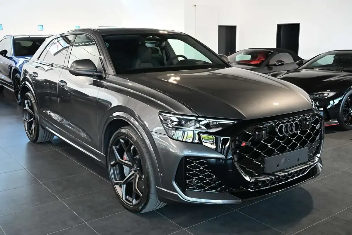 Neu Audi Q8 Design 640 PS (470 kW) 2026 Daytonagrau perleffekt SUV