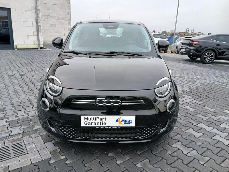 Gebraucht Fiat 500e Action 69 kW (95 PS) 2023 Schwarz Kleinwagen