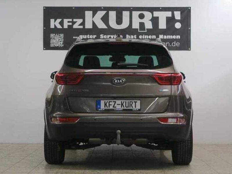 Gebraucht Kia Sportage Vision 132 PS (97 kW) 2017 Sandbeige (metallic) SUV
