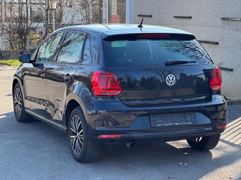 Gebraucht VW Polo Allstar 90 PS (66 kW) 2016 Schwarz Limousine