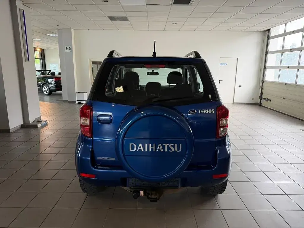 Second-hand Daihatsu Terios 105 CP (77 kW) 2008 Albastru SUV