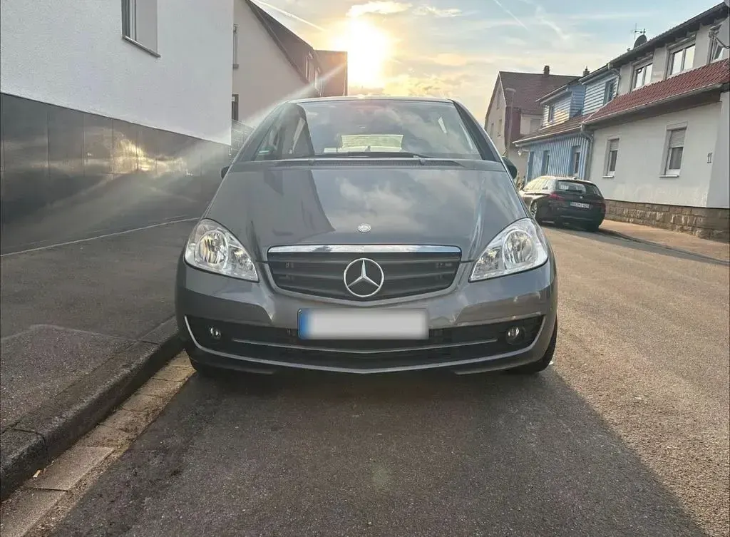 Gebraucht Mercedes A160 95 PS (69 kW) 2011 Grau Van / Kleinbus