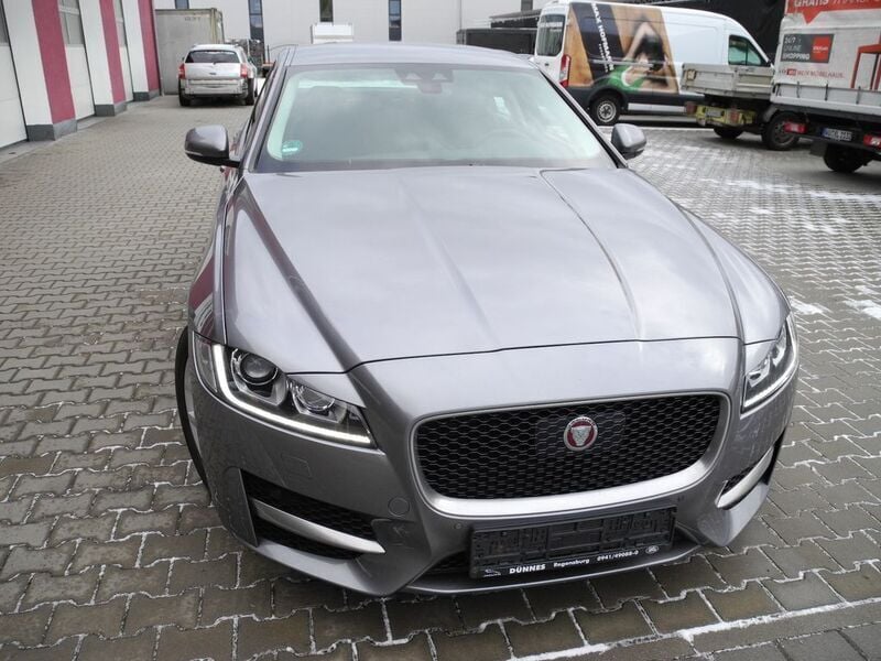 Grau Gebraucht 2019 Jaguar XF R-Sport Limousine | 16.999 € (Superpreis) - Bild 1/4