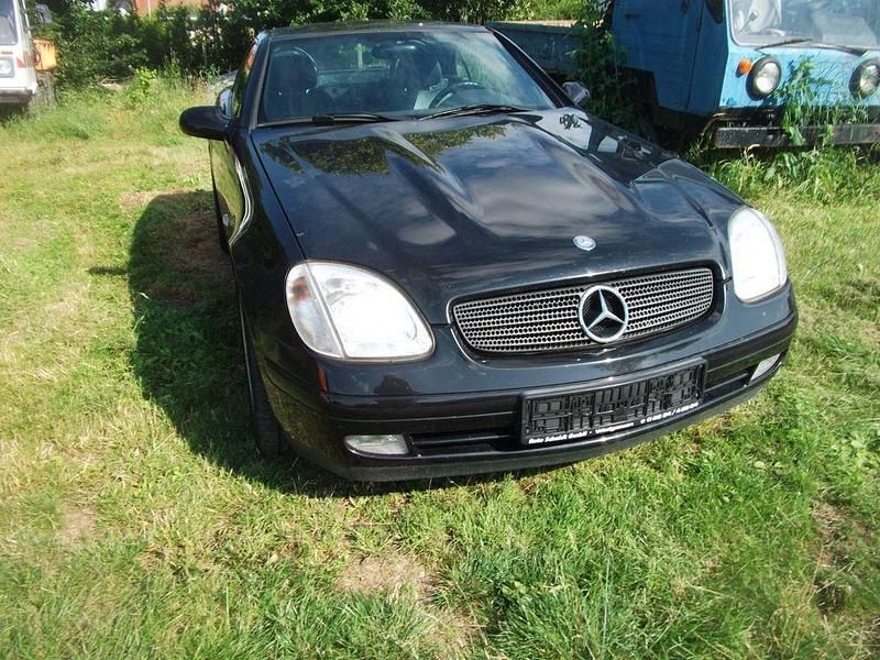 Gebraucht Mercedes SLK230 193 PS (141 kW) 2000 Schwarz Cabrio