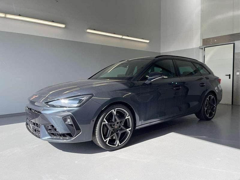 Neu Cupra Leon VZ3 333 PS (244 kW) 2025 [s7s7] magnetic grau metallic [s7s7] magnetic grau metallic Kombi